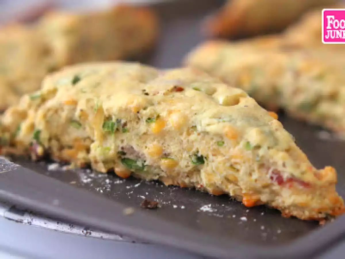 Scones de Tocineta Ahumada y Queso Cheddar - foto 6