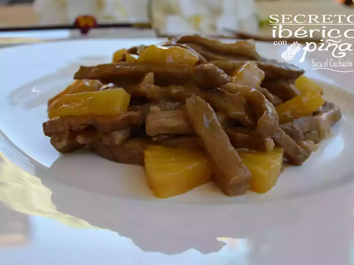 Secreto ibérico con piña