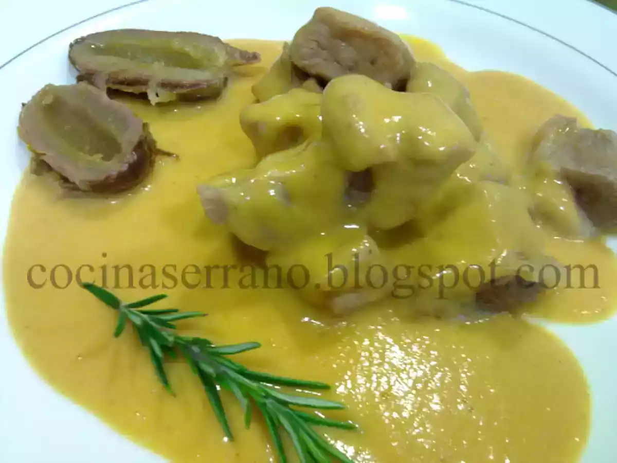 SECRETO IBERICO CON SALSA NARANJA Y DATILES