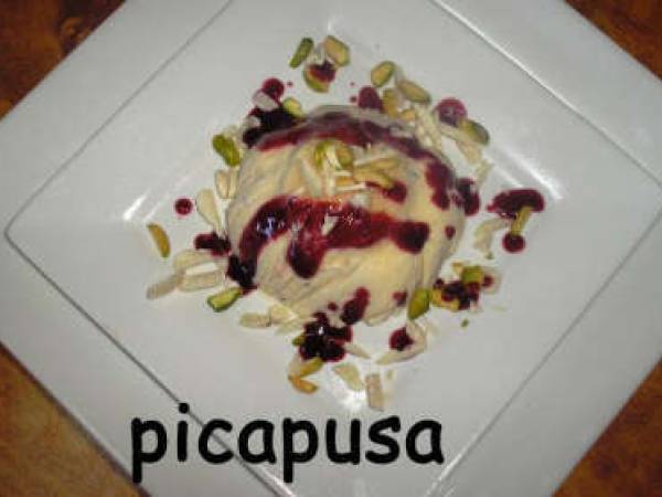 SEMI-FRÍO DE PISTACHOS Y ALMENDRAS