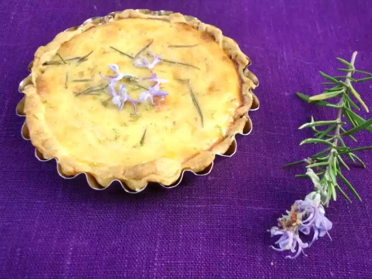 Sencillamente soleado: tartaletas de lima, limón y romero