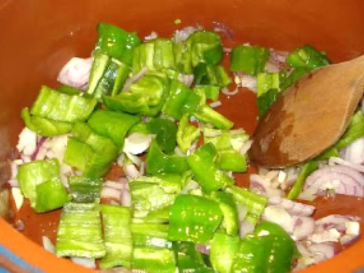 Sepia con patatas y pimientos - foto 3