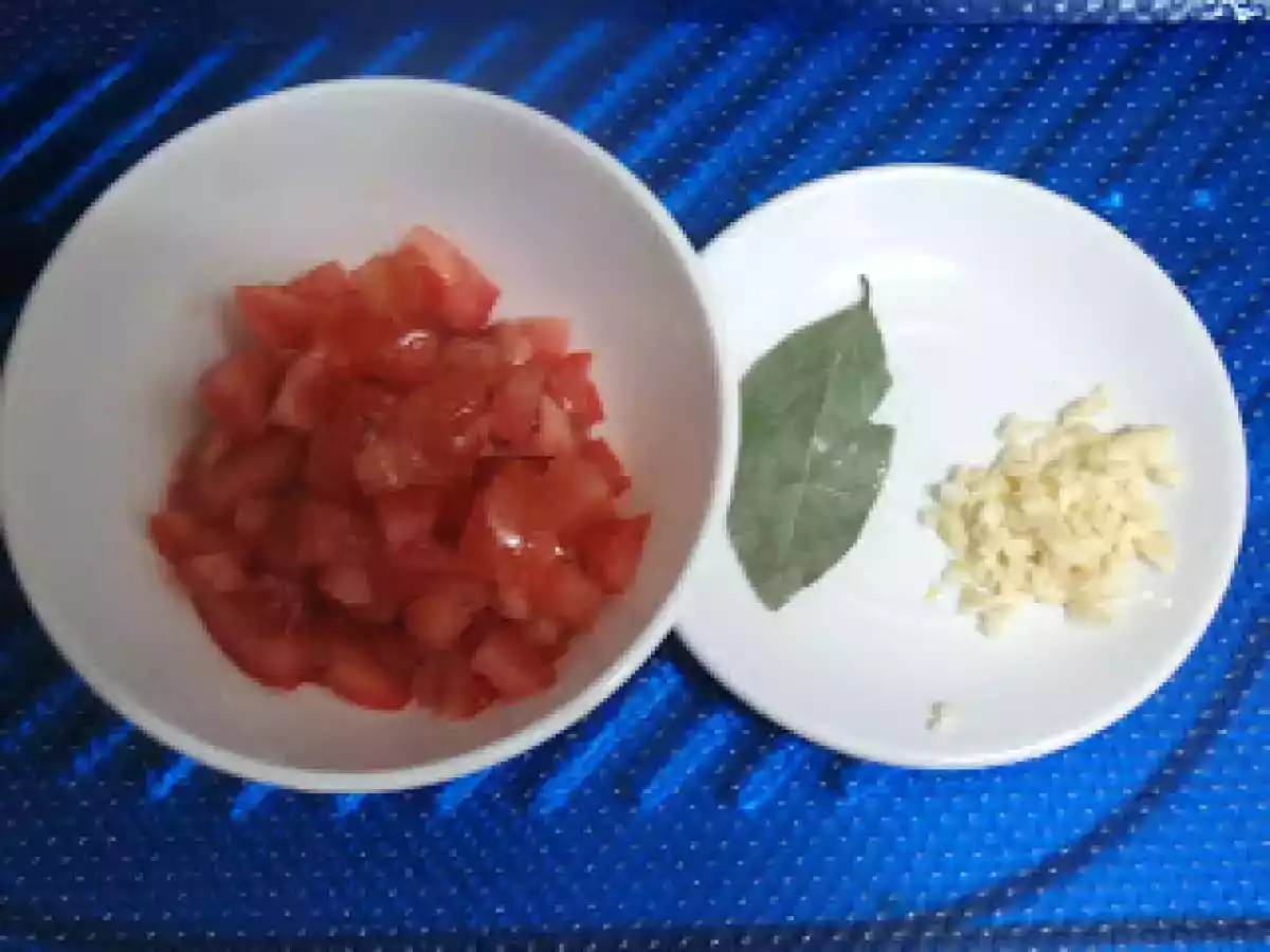 Sepia guisada con patatas - foto 15