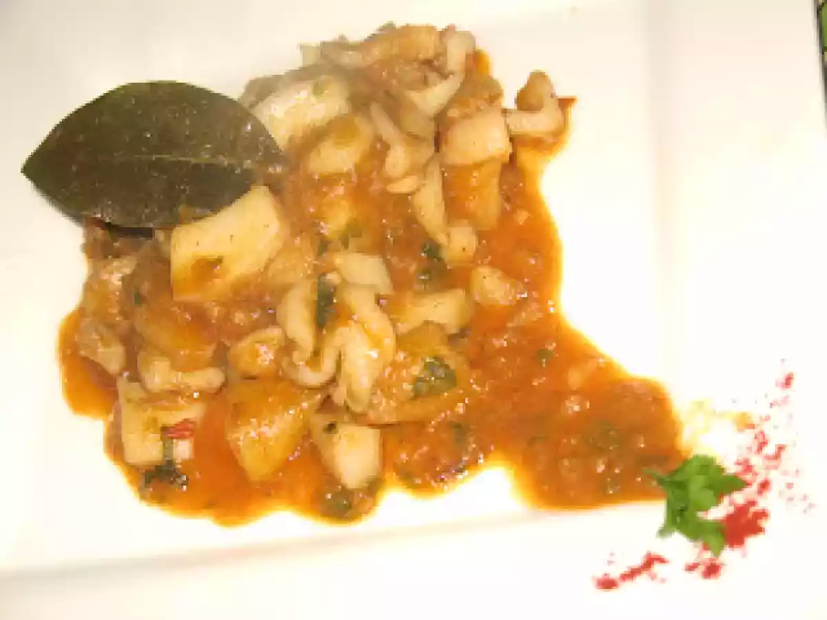 Sepia guisada con patatas - foto 17