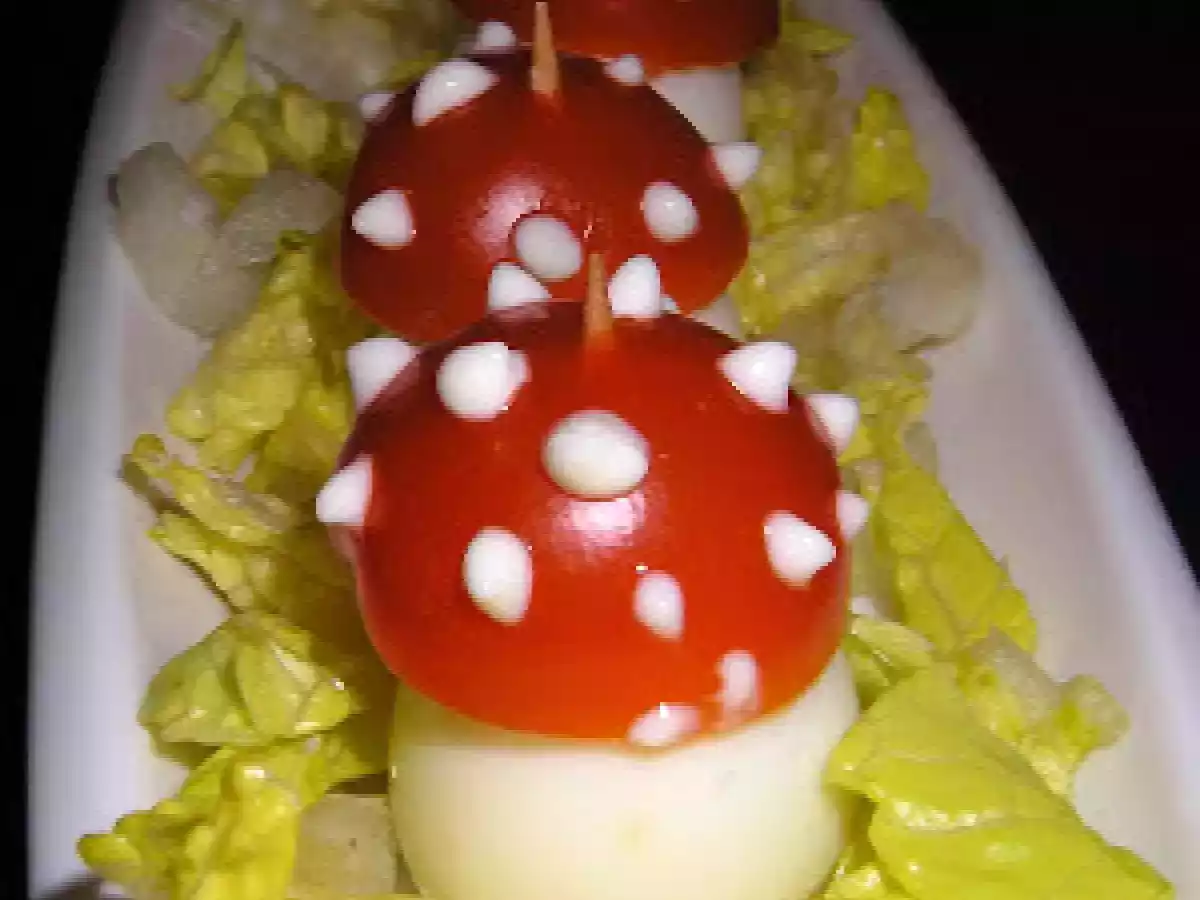 Setas de huevos de codorniz. - foto 2