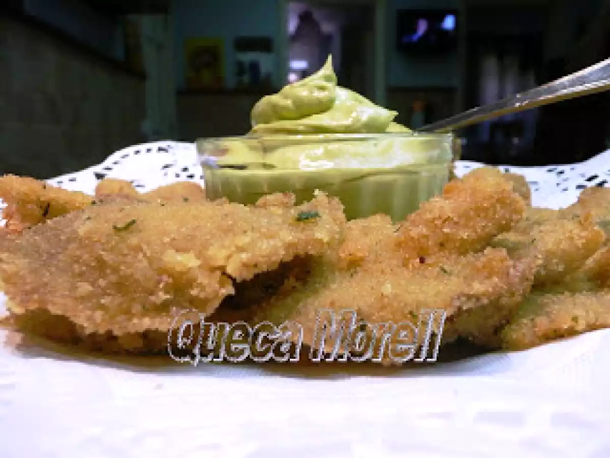 SETAS EMPANADAS CON SALSA DE AGUACATE. - foto 2