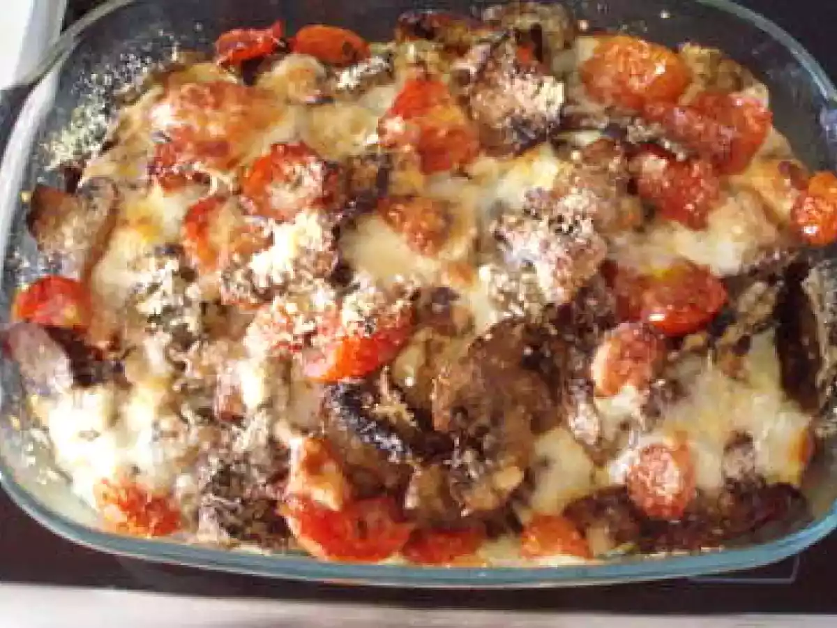 Setas y berenjenas en bandeja de horno