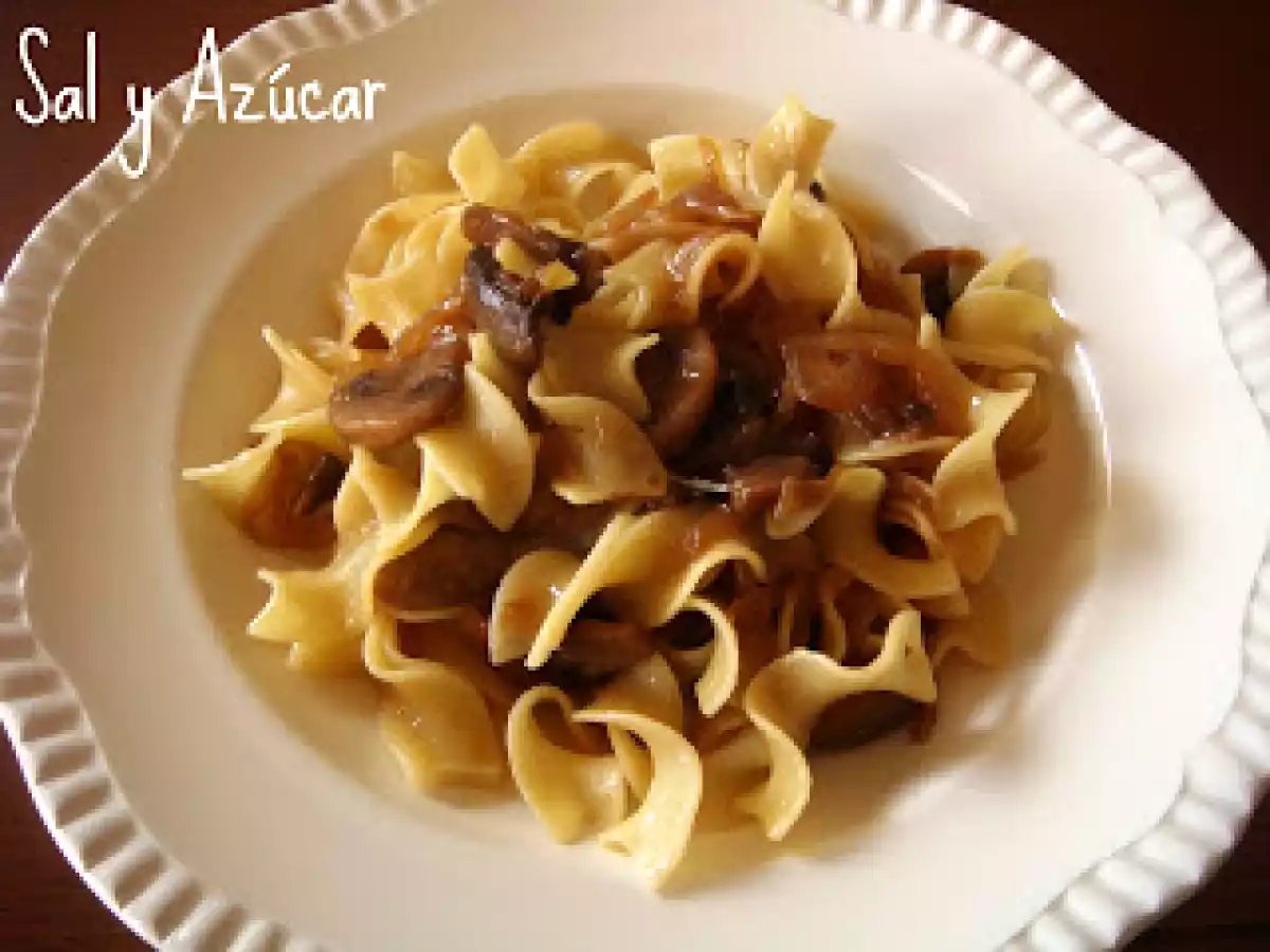 SEVILLANAS CON CEBOLLA Y CHAMPIÑONES