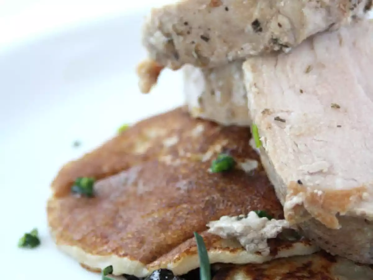 SOLOMILLO CON BLINIS DE MANZANA Y SALSA DE ARÁNDANOS - foto 2