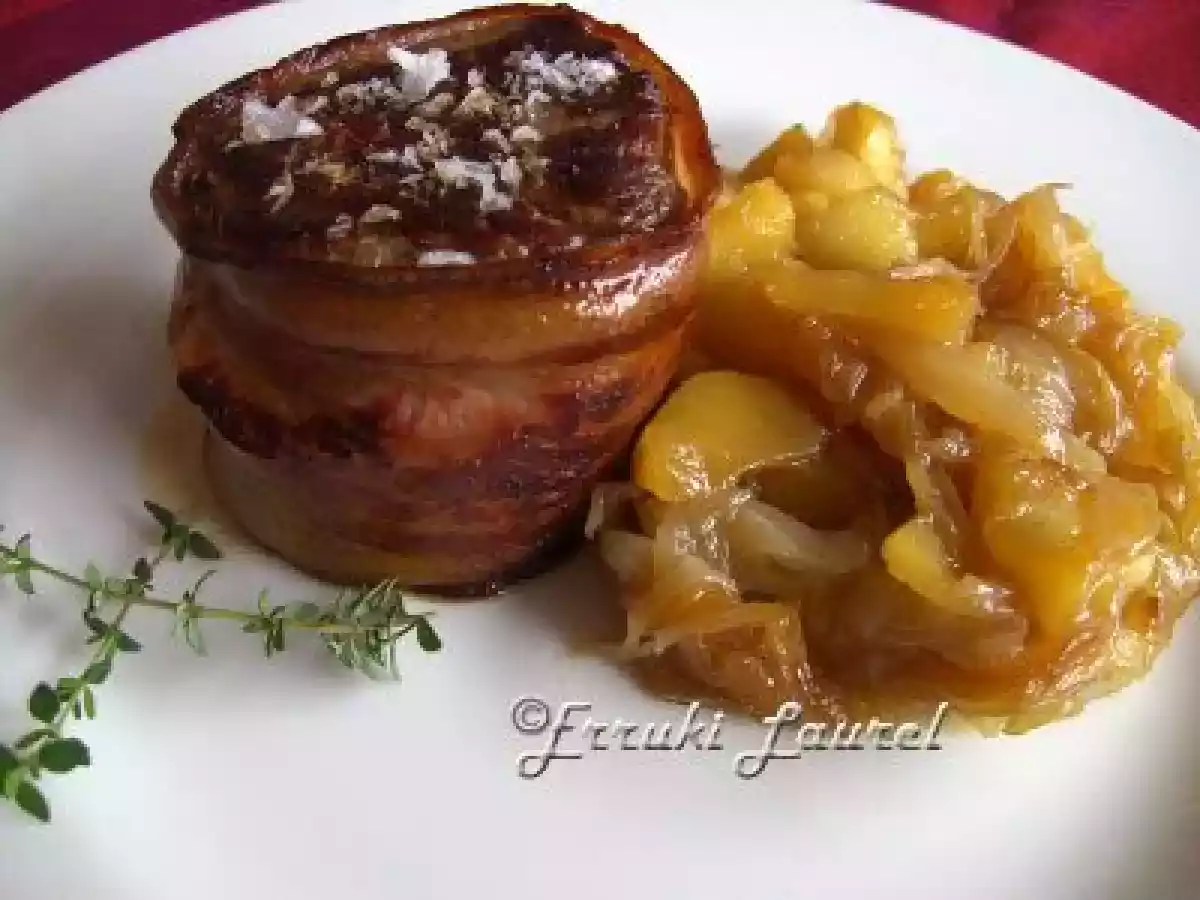 Solomillo con confitura de manzana y cebolla al vermut