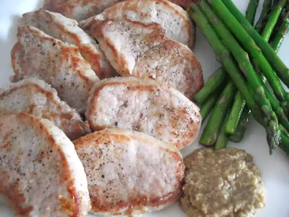 Solomillo con espárragos a la plancha