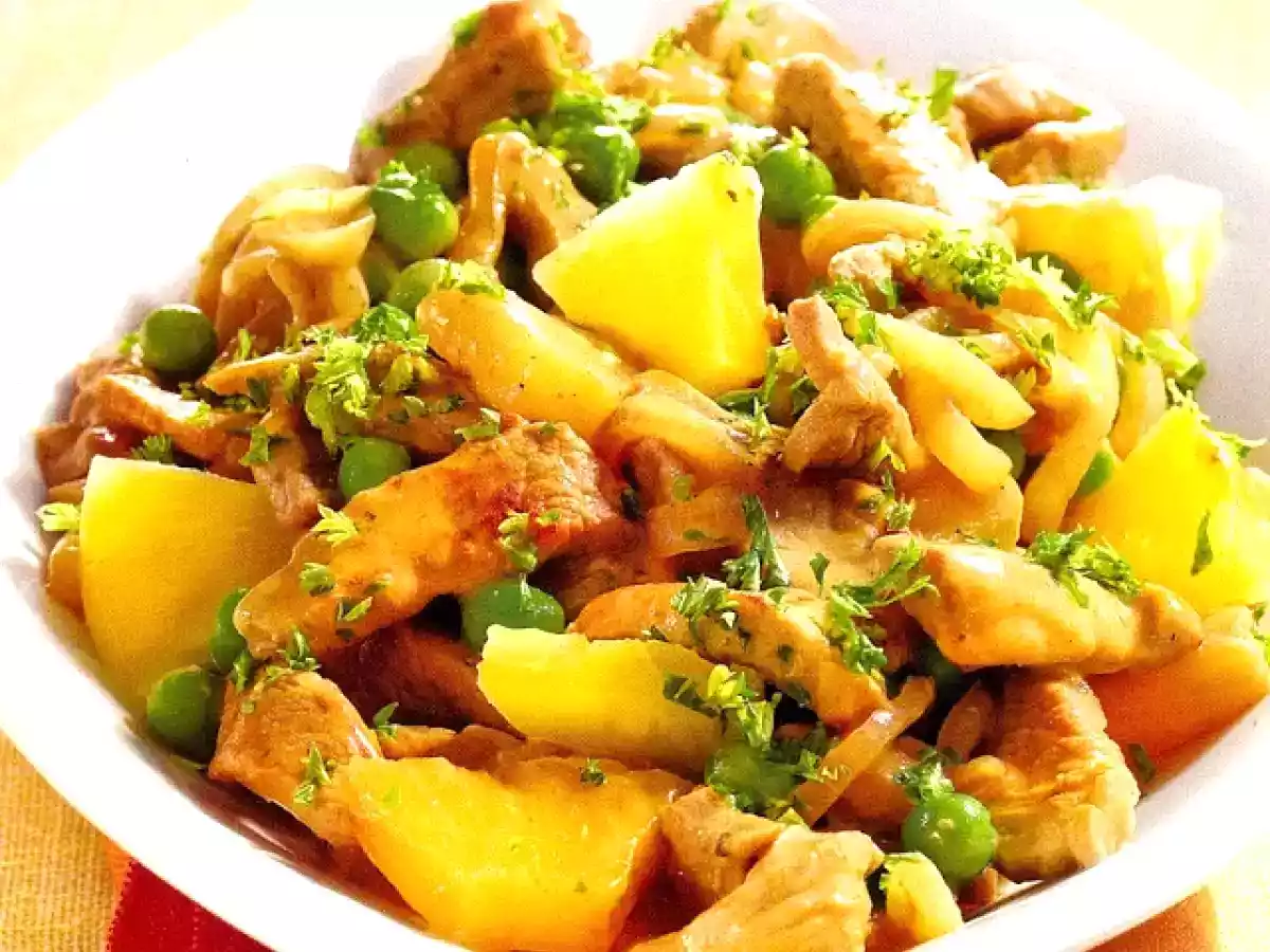 Solomillo con guisantes y piña