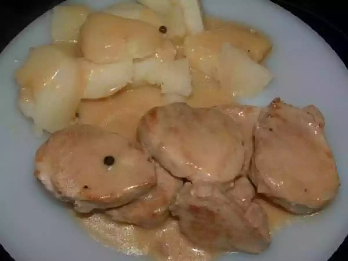 SOLOMILLO CON SALSA A LA PIMIENTA NEGRA