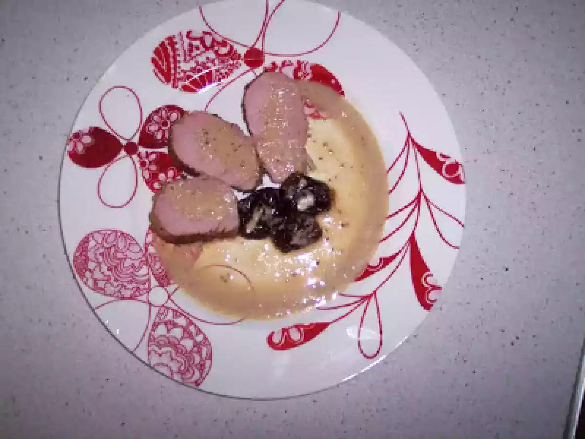 Solomillo de cerdo a la mostaza y ciruelas