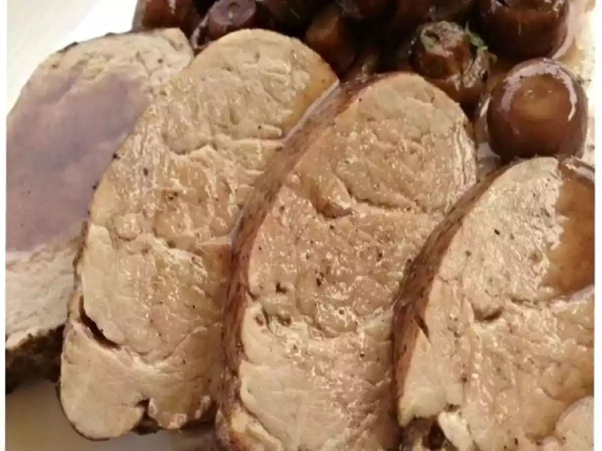 Solomillo de cerdo asado con vino tinto