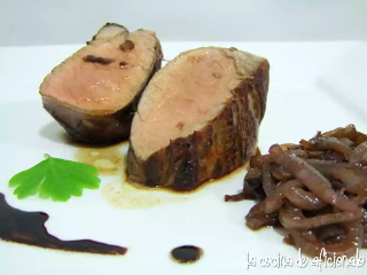 Solomillo de cerdo con cebolla al vino tinto - foto 2