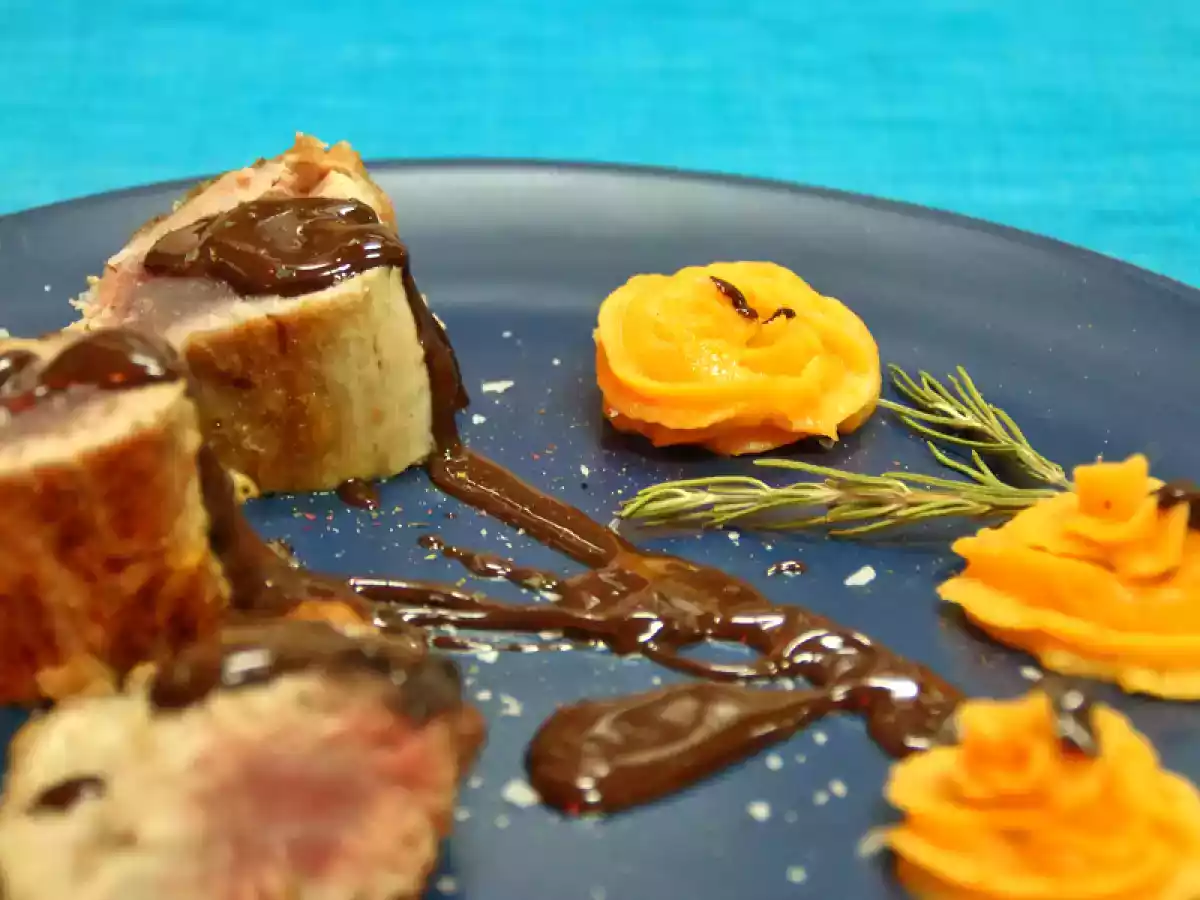 Solomillo de cerdo ibérico con boniato y chocolate