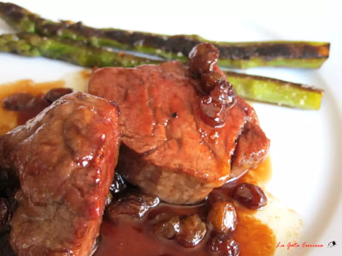 SOLOMILLO DE IBERICO CON SALSA DE VINO DE NUECES Y PASAS - foto 2