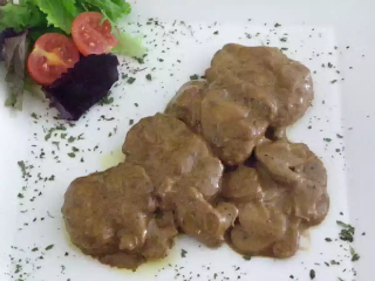 SOLOMILLO EN SALSA AL PEDRO XIMÉNEZ