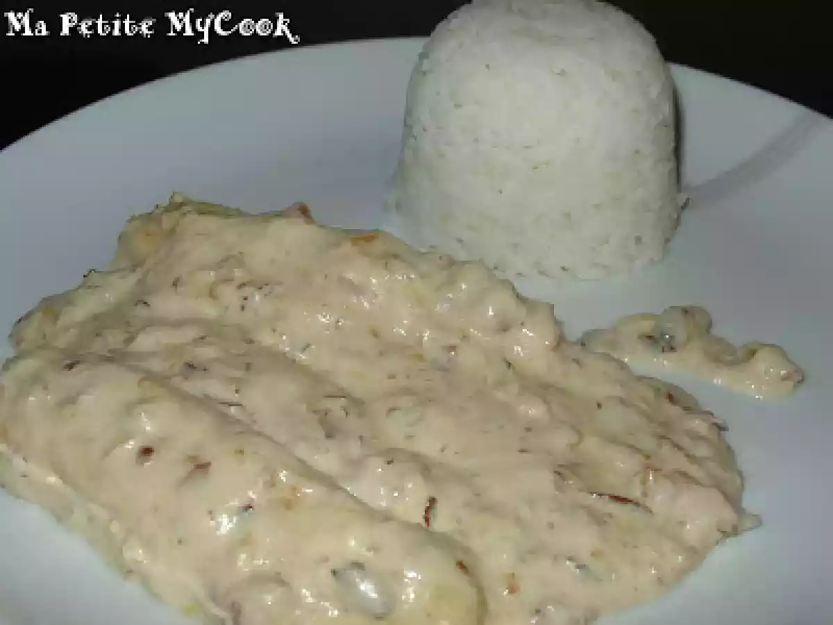 Solomillos de pollo con salsa de almendras