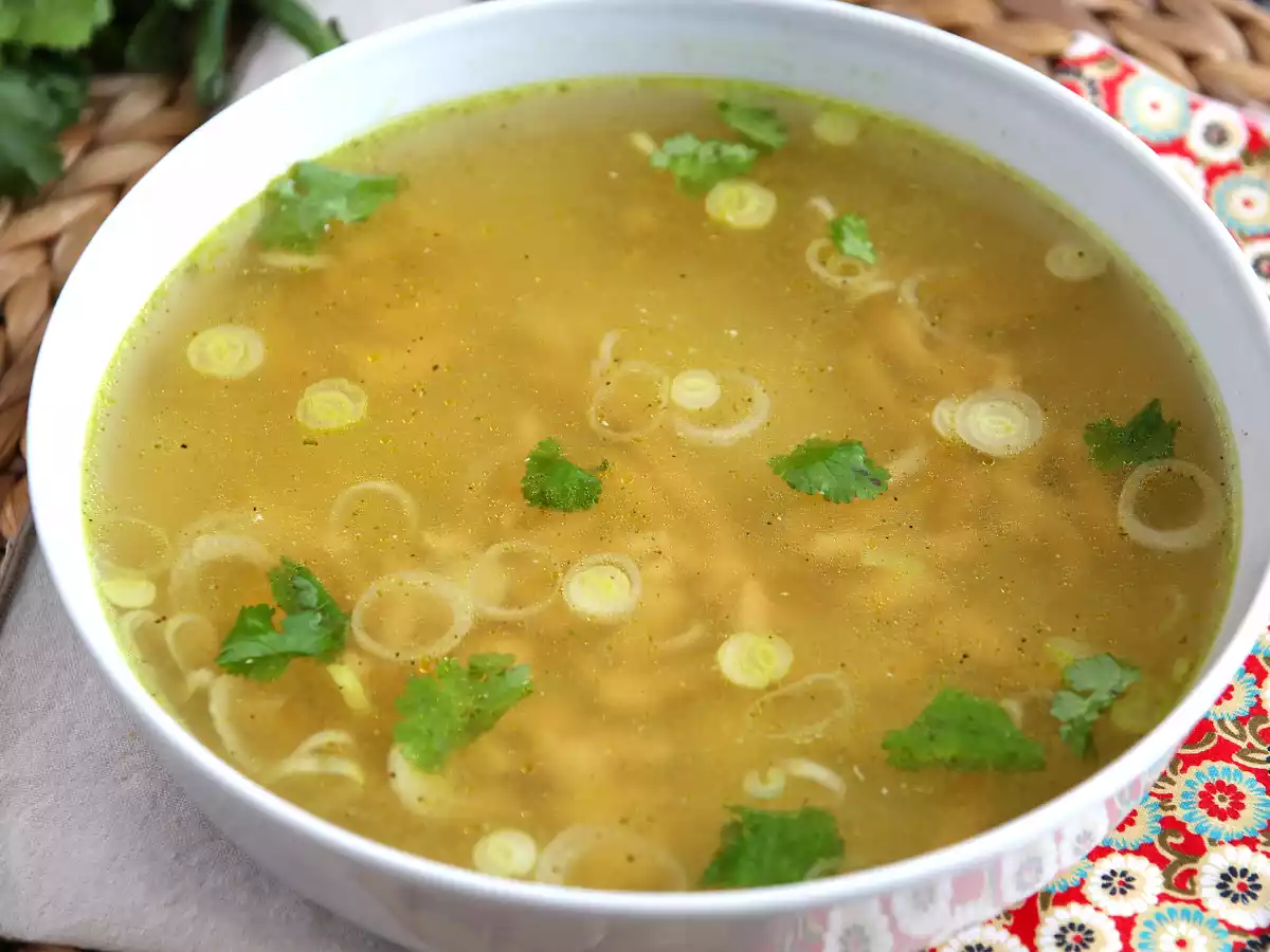 Sopa asiática de pollo - Muy fragante y reconfortante - foto 2