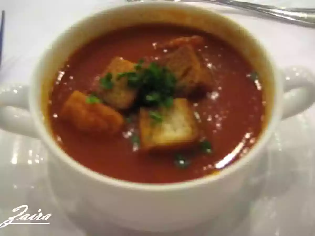 Sopa-crema de tomate, deliciosa para estos días de frío
