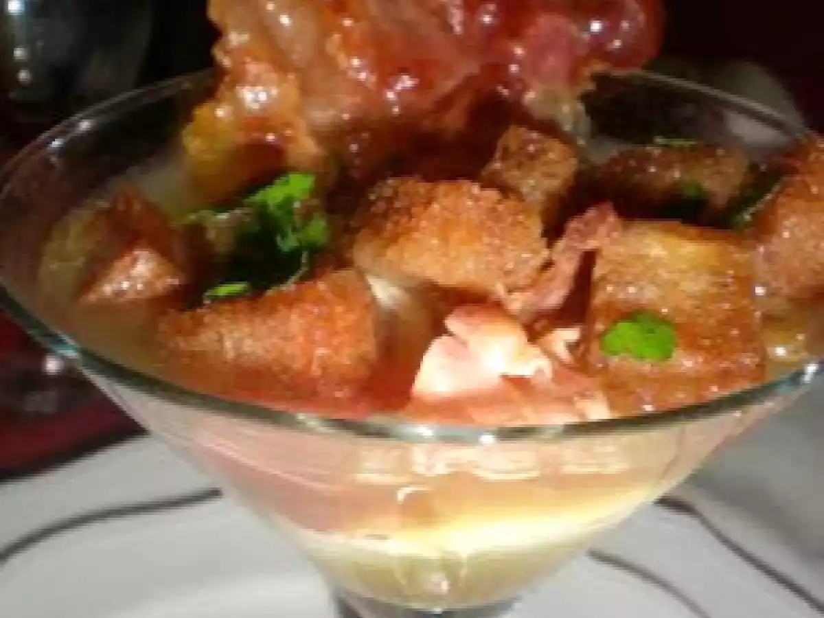 SOPA DE AJO EN COPA.