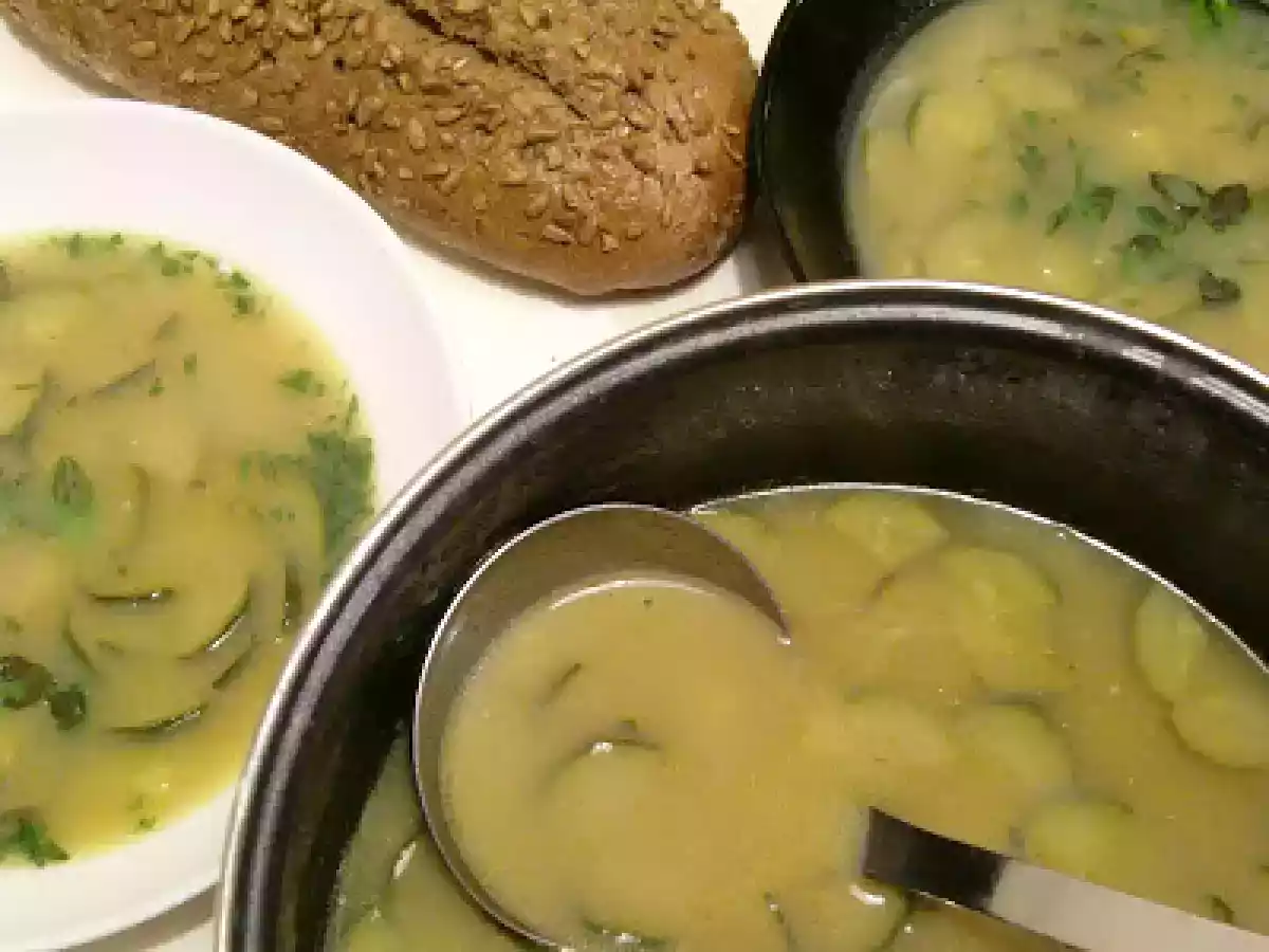 Sopa de ajo y calabacín - foto 2