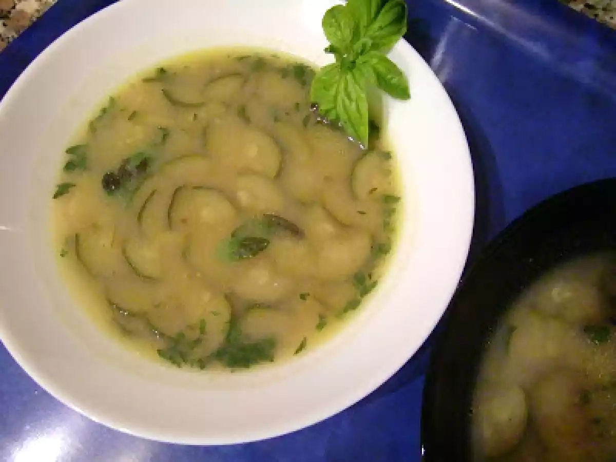 Sopa de ajo y calabacín - foto 3