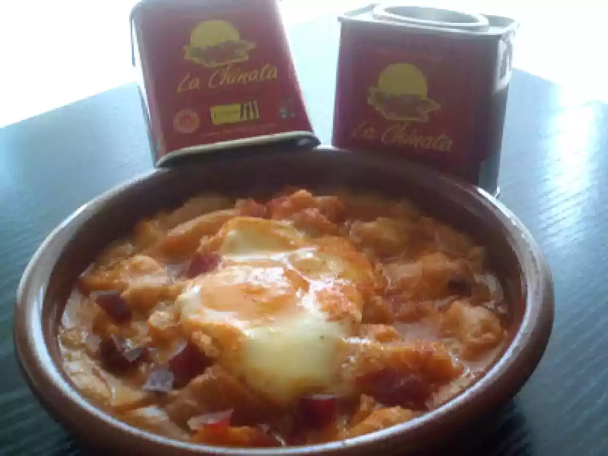 Sopa de ajos al pimentón