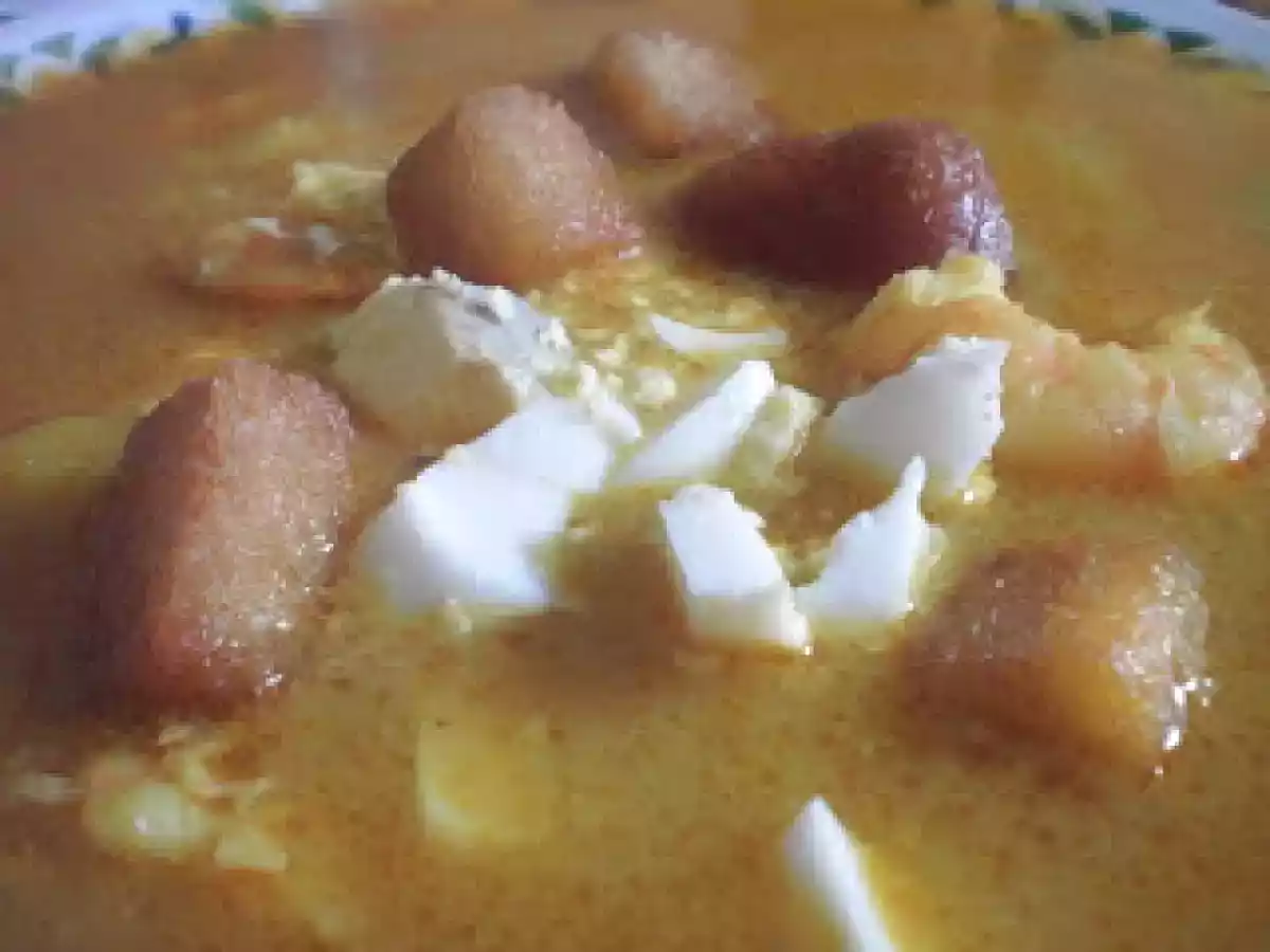 Sopa de almendras con langostinos