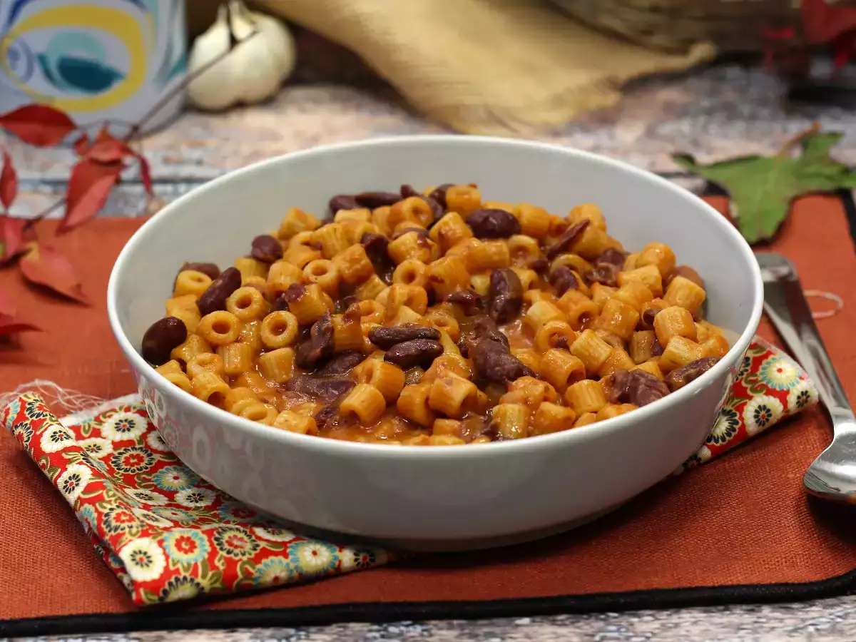 Sopa de alubias con pasta: la versión cremosa del clásico italiano pasta e fagioli - foto 4
