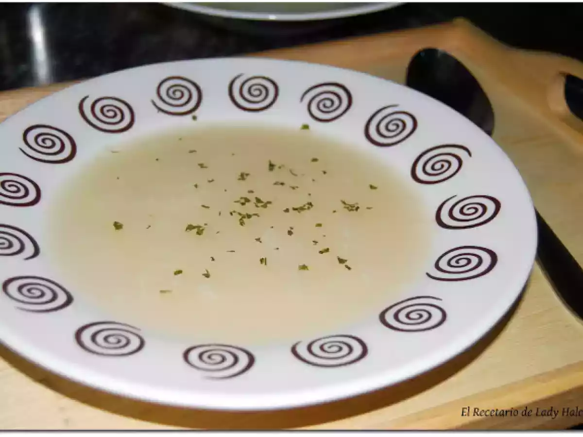 Sopa de arroz y sobras de caldo de pescado