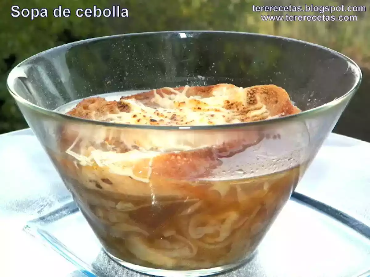 Sopa de cebolla.