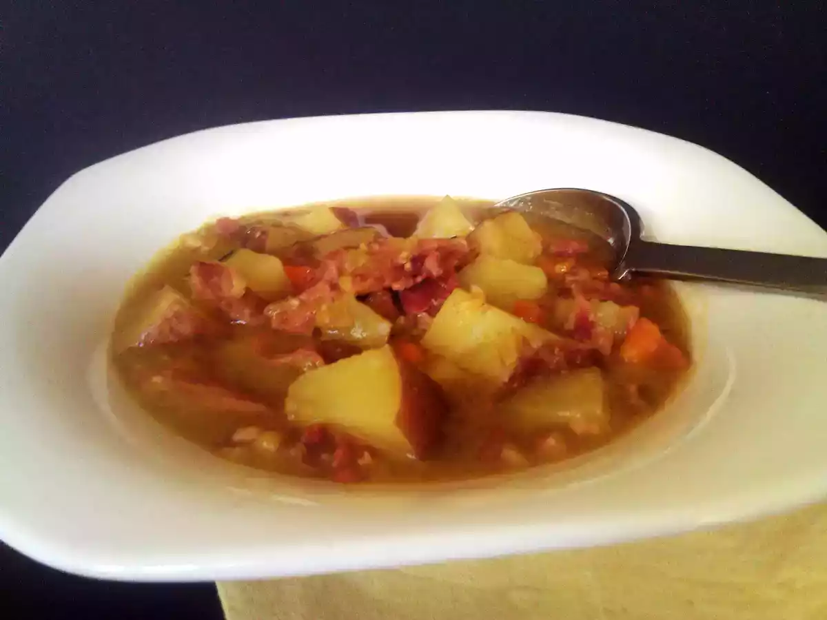Sopa de codillo de cerdo ahumado y guisantes secos - foto 4