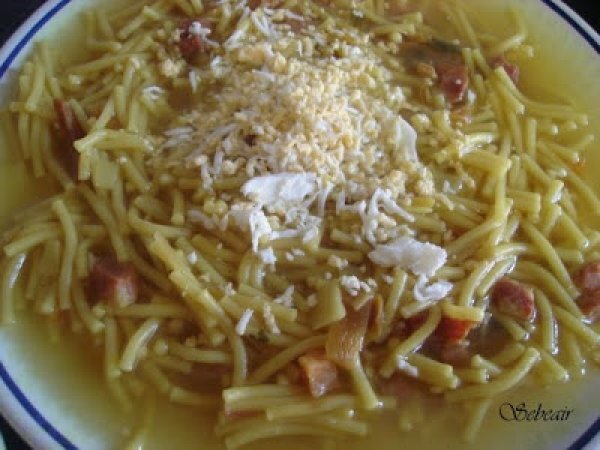 Sopa de fideos con jamon serrano y huevo (fussioncook) - Receta Petitchef
