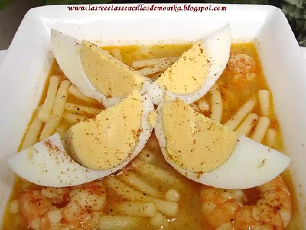 Sopa de fideos y langostinos / tarta cristiano ronaldo de gominolas - foto 3
