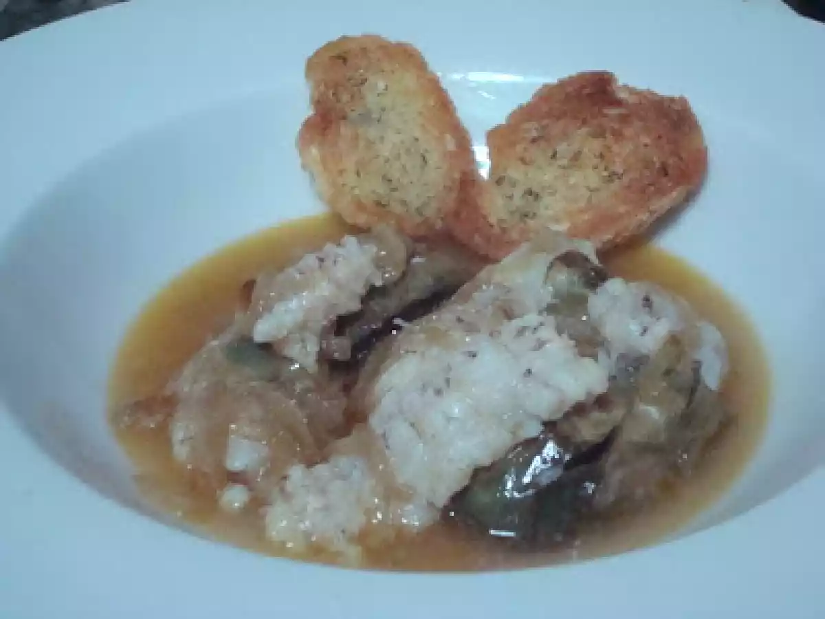 Sopa de galeras y alcachofas