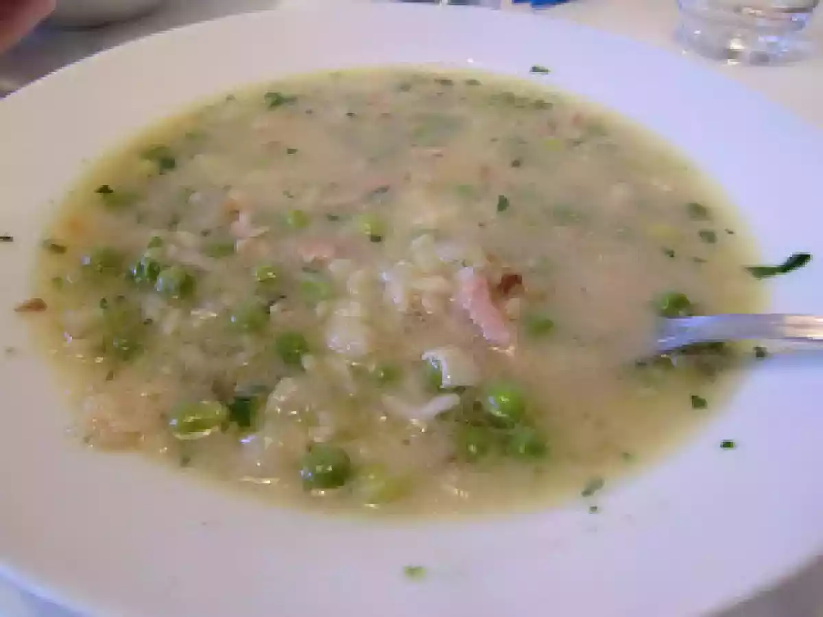 Sopa de guisantes y bacon