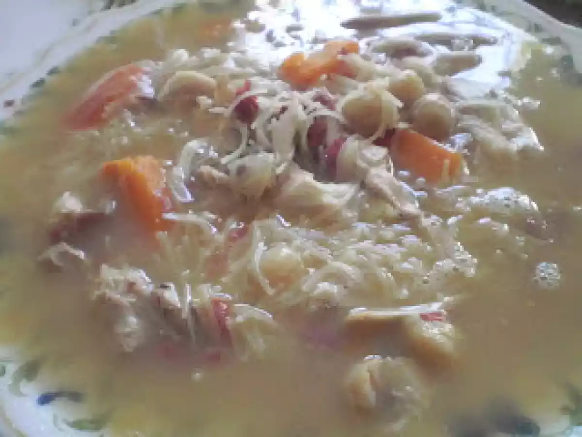 Sopa de jamón ibérico con fideos