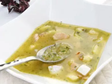 Sopa de pescado y arroz con alga dulse