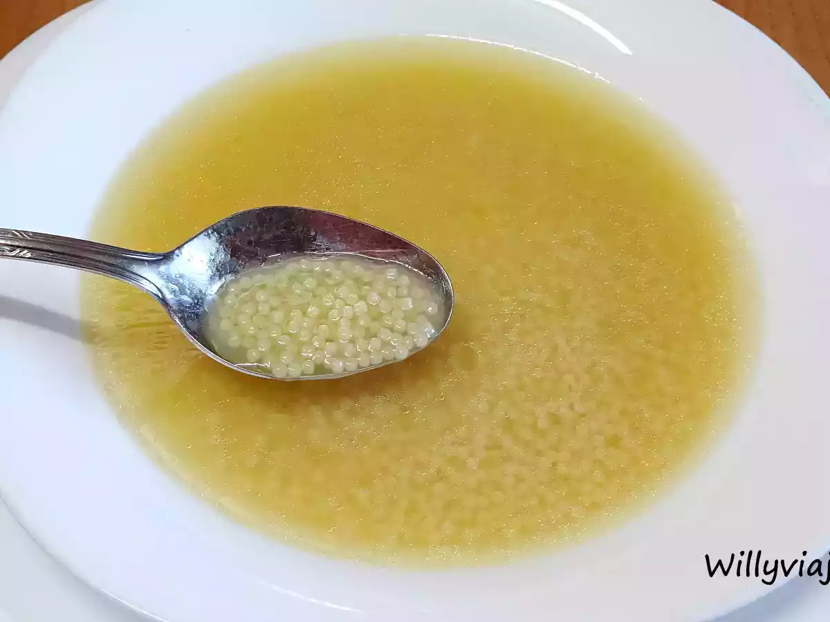 Sopa de pollo y jamón