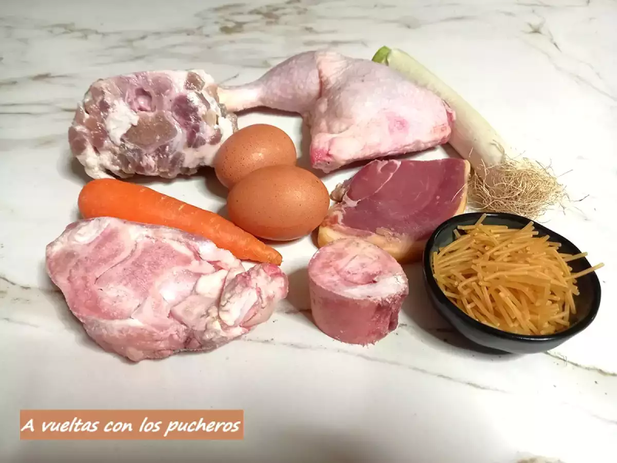 Sopa de pollo y jamón en olla lenta / tradicional - foto 2
