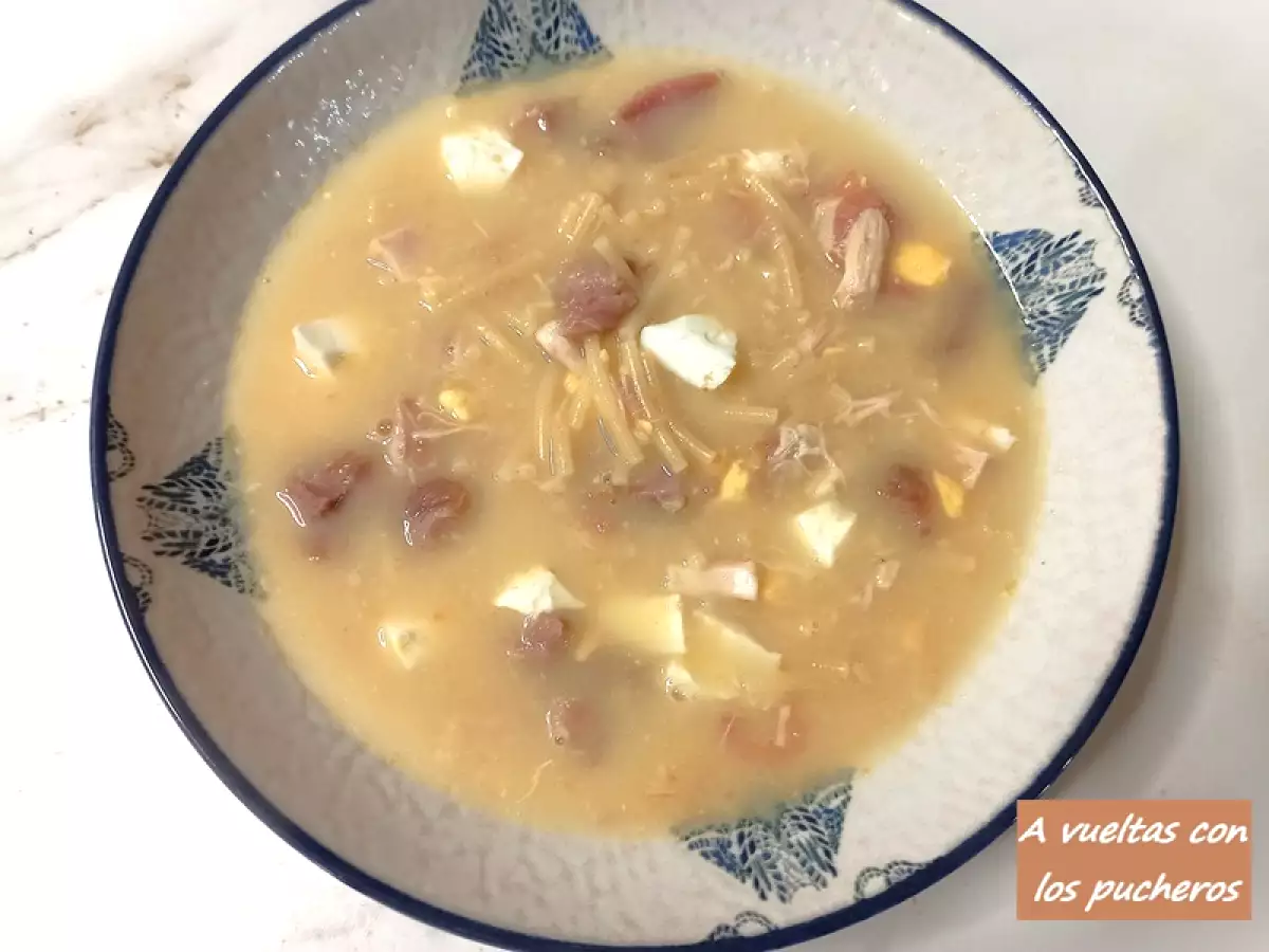 Sopa de pollo y jamón en olla lenta / tradicional - foto 3