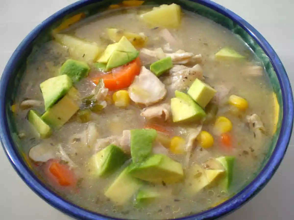 Sopa de pollo y maiz, un reconstituyente para el invierno