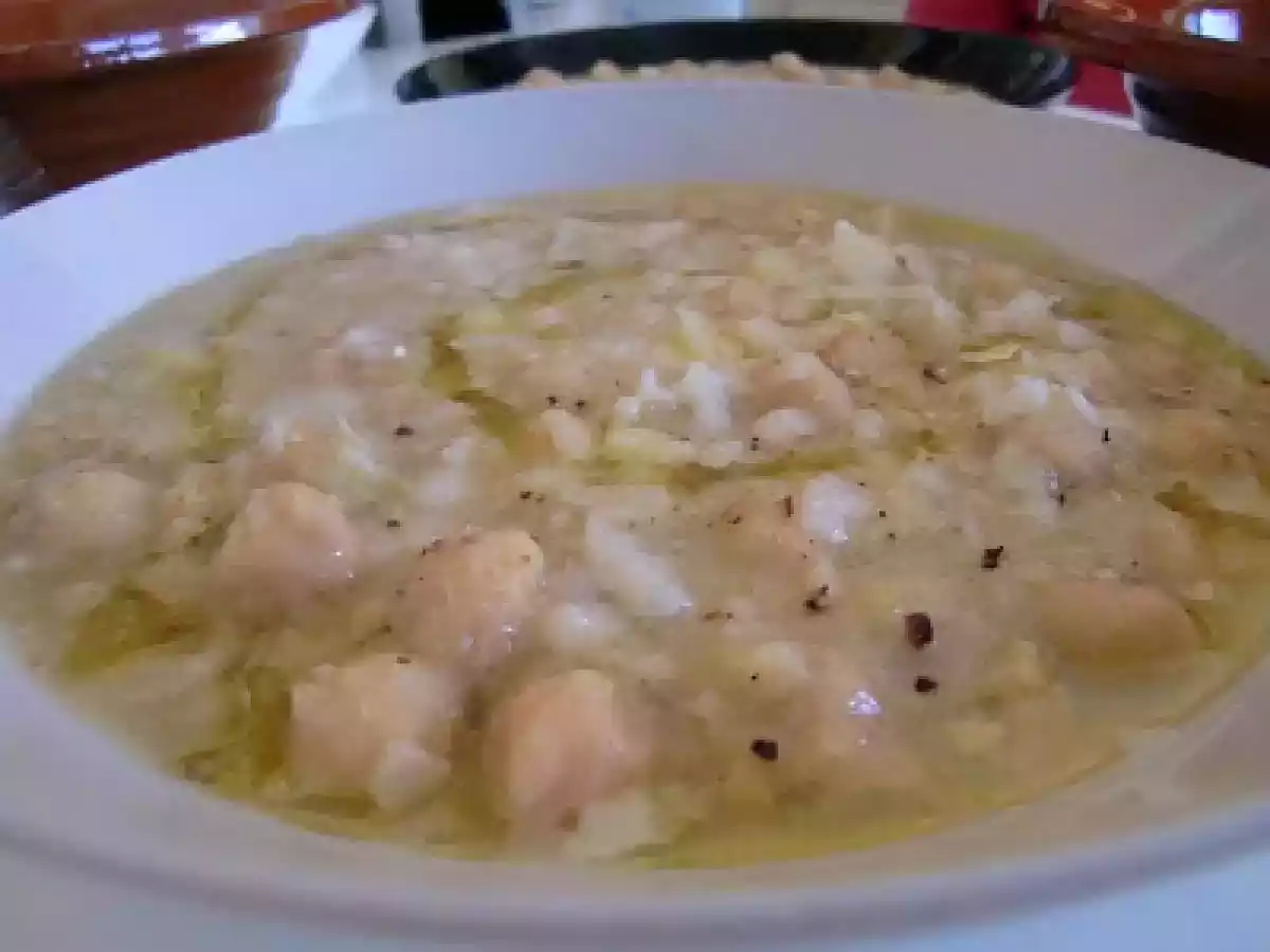 Sopa de puerros y garbanzos