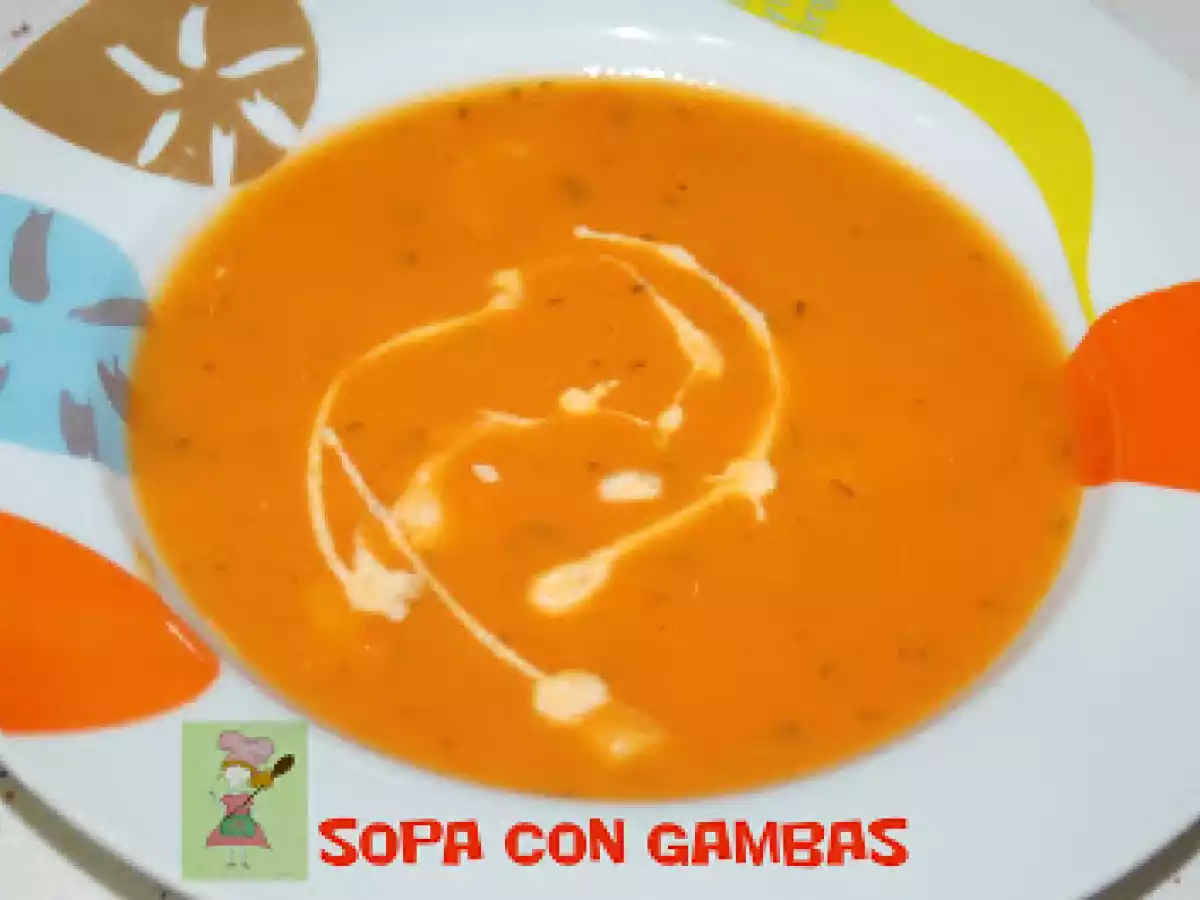 SOPA DE TOMATE CON GAMBAS