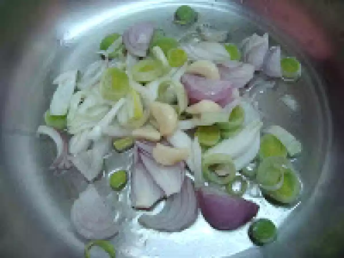 Sopa de tomate, un segundo contundente y un postre - foto 7