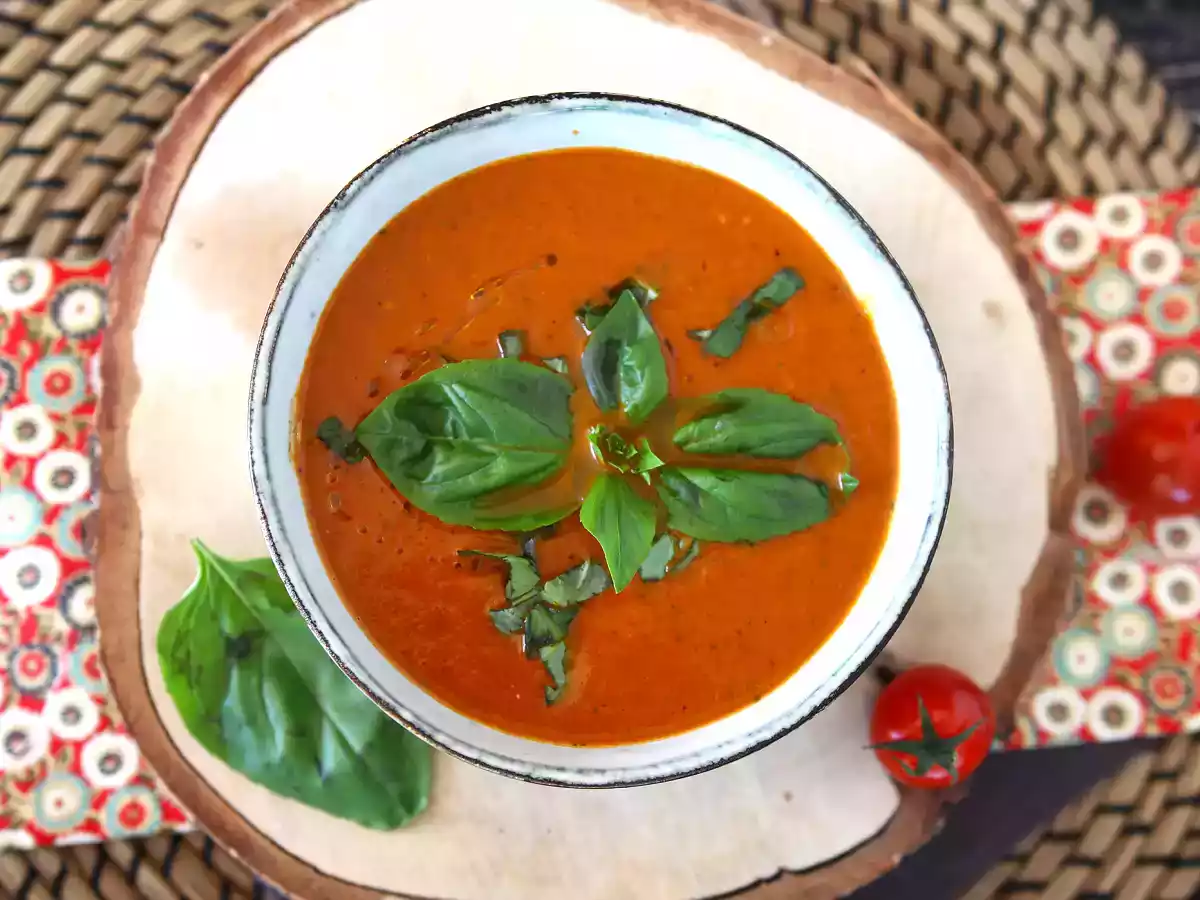 Sopa de tomate y albahaca - foto 3