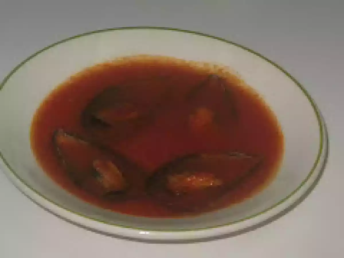 SOPA DE TOMATE Y MEJILLONES
